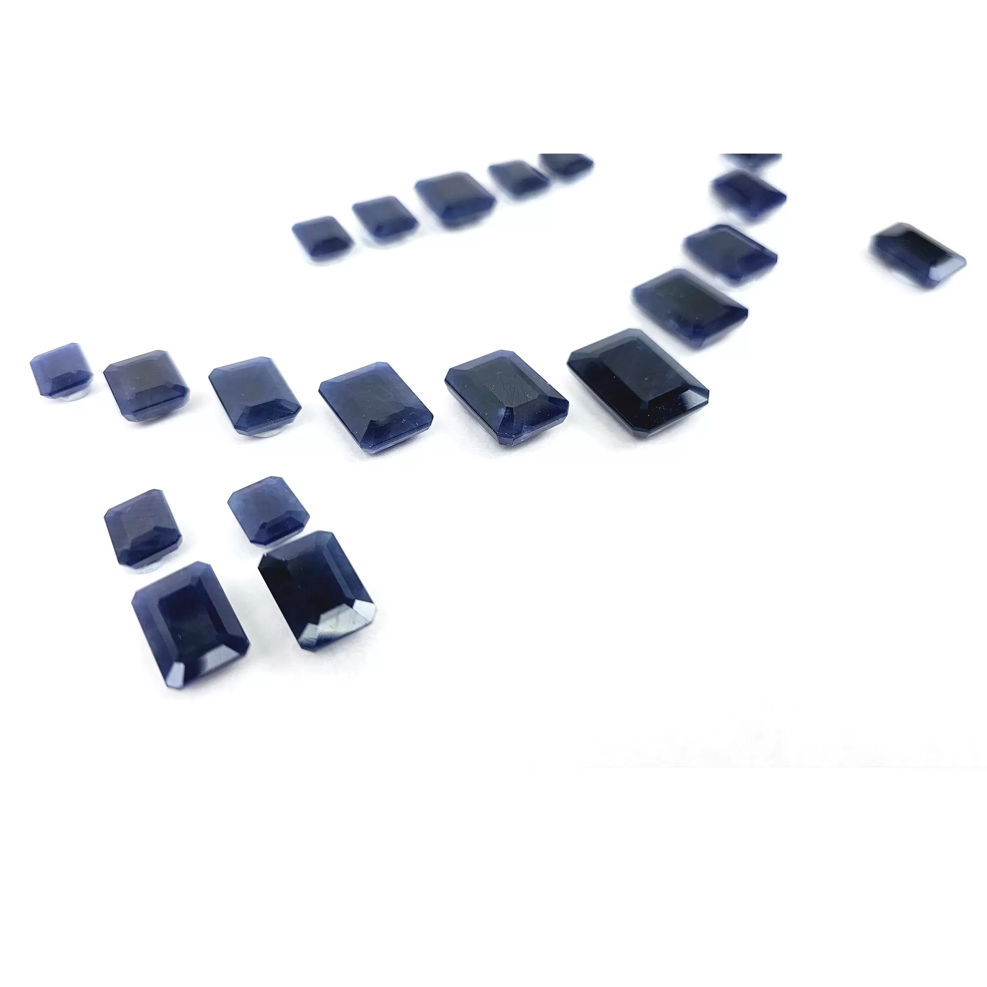 Blue Sapphire Gemstone Normal Cut : 261.00cts Natural Untreated Unheated Sapphire Cushion Shape 8*10mm - 15*20mm 21pcs Sets For Jewellery