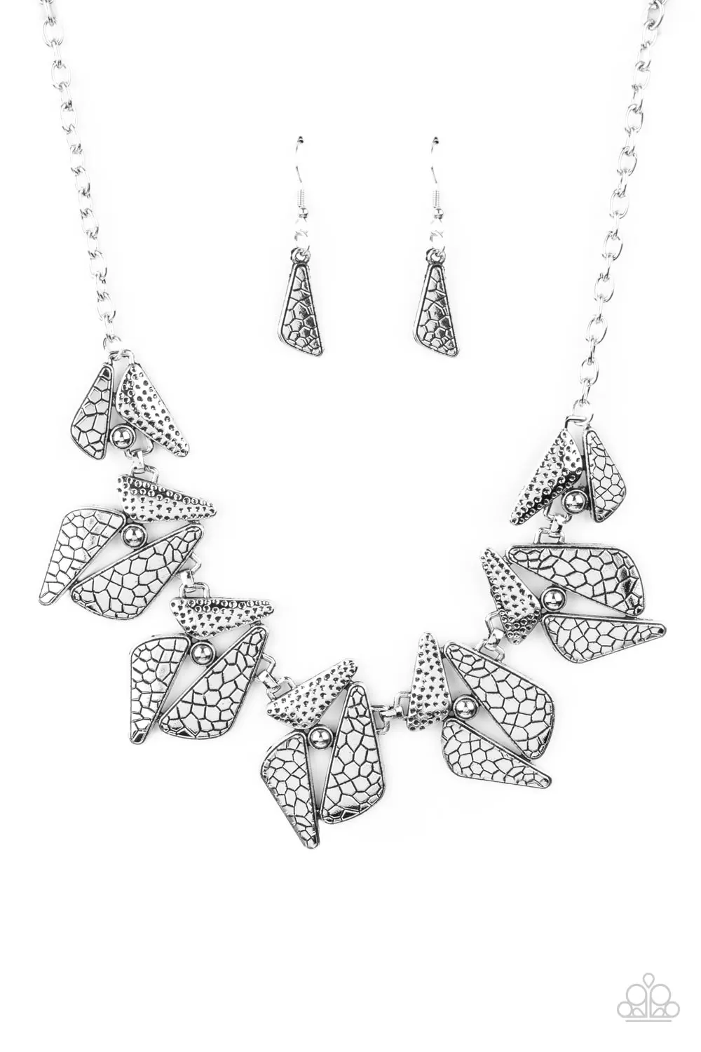 Extra Expedition Silver Necklace - Paparazzi Accessories