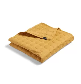 HAY Mega Dot Bedcover – 245 x 195 cm – Mustard